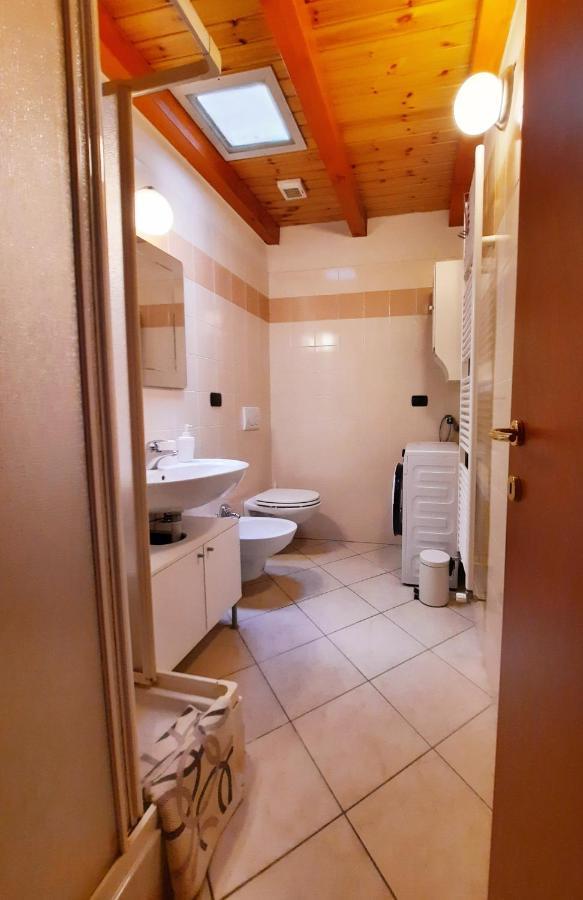 Antica Corte, Bilocale Nel Centro Storico Di Como Apartment Bagian luar foto