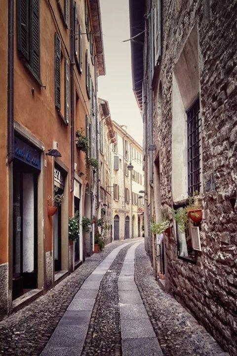 Antica Corte, Bilocale Nel Centro Storico Di Como Apartment Bagian luar foto
