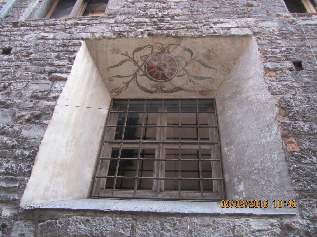 Antica Corte, Bilocale Nel Centro Storico Di Como Apartment Bagian luar foto